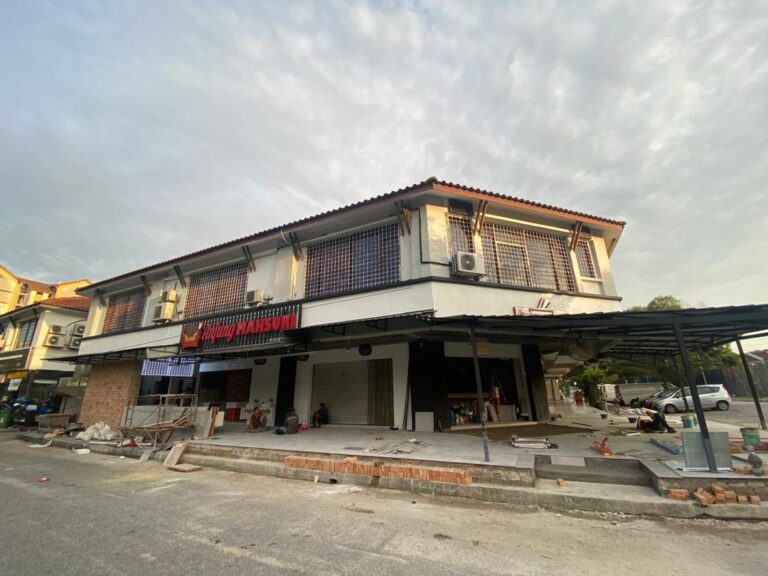 Anjung Mahsuri outlet